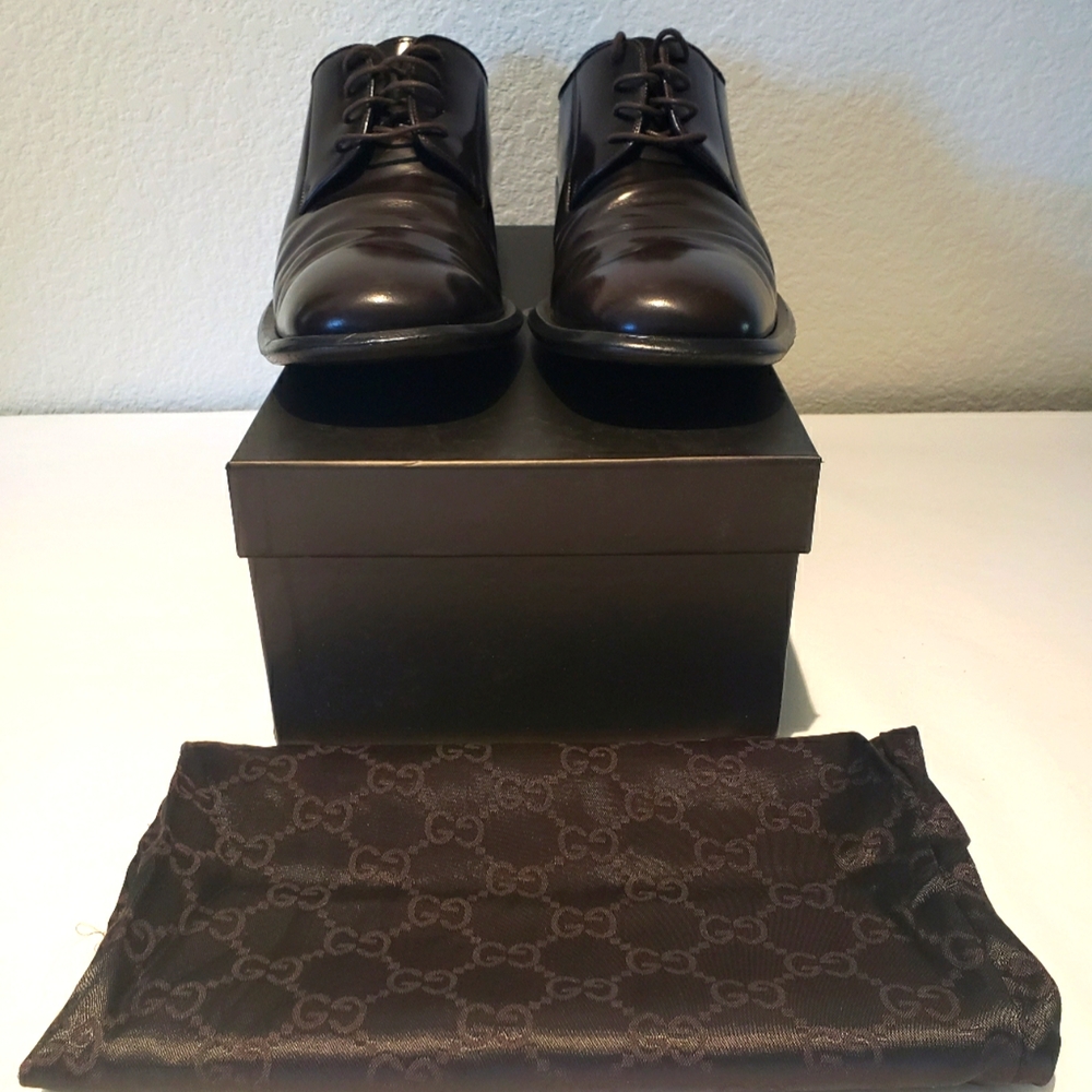 Gucci Mens Lace Up Dress Shoes, Dark Brown, Leather Soles, Size 9.